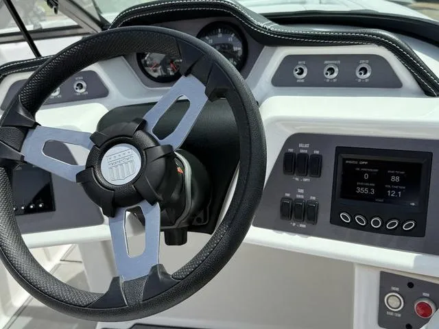 Slide: The Image of MasterCraft NXT24 2021 - 15