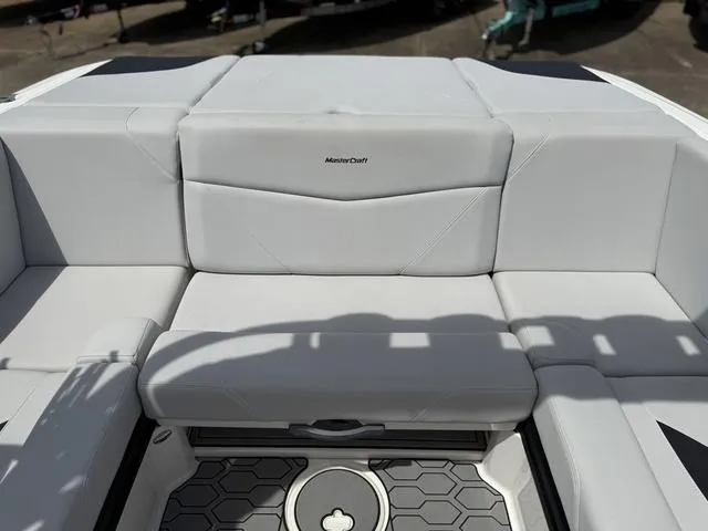 Slide: The Image of MasterCraft NXT24 2021 - 18