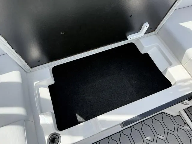 Slide: The Image of MasterCraft NXT24 2021 - 20