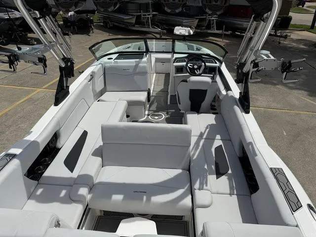 Slide: The Image of MasterCraft NXT24 2021 - 27