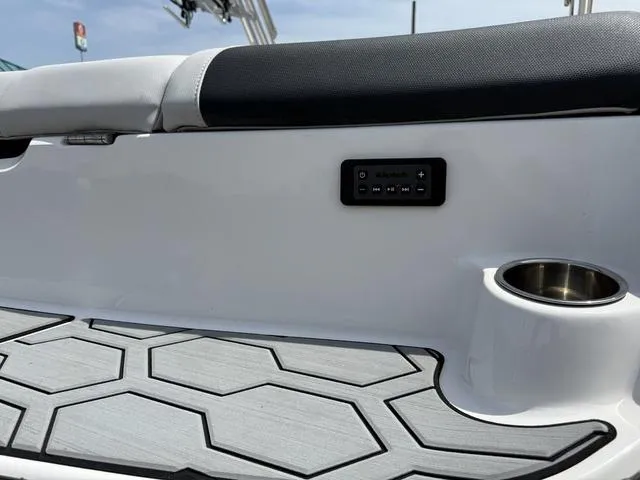 Slide: The Image of MasterCraft NXT24 2021 - 29