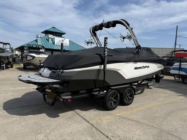 Slide: The Image of MasterCraft NXT24 2021 - 31