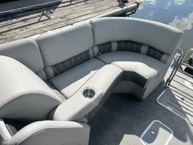 Slide: The Image of Bennington 23 QXFB 2021 - 9