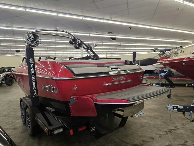 Slide: The Image of Malibu Wakesetter 22 MXZ 2013 - 5