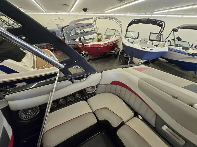 Slide: The Image of Malibu Wakesetter 22 MXZ 2013 - 10