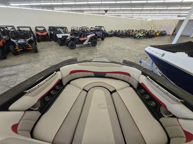 Slide: The Image of Malibu Wakesetter 22 MXZ 2013 - 16