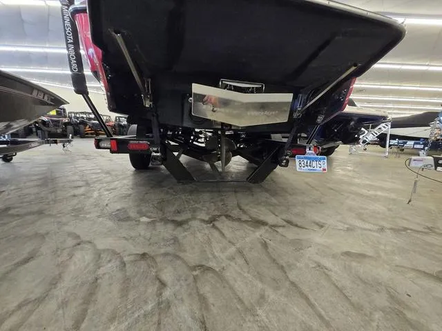 Slide: The Image of Malibu Wakesetter 22 MXZ 2013 - 6