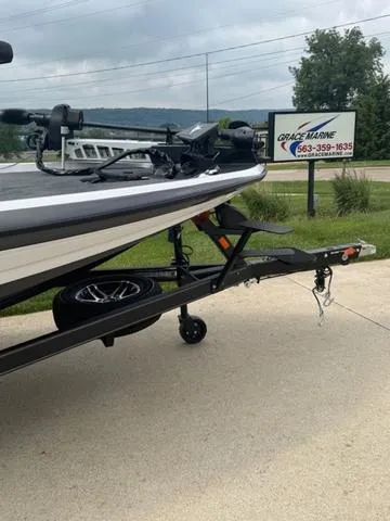 Slide: The Image of Skeeter ZXR21 2025 - 10