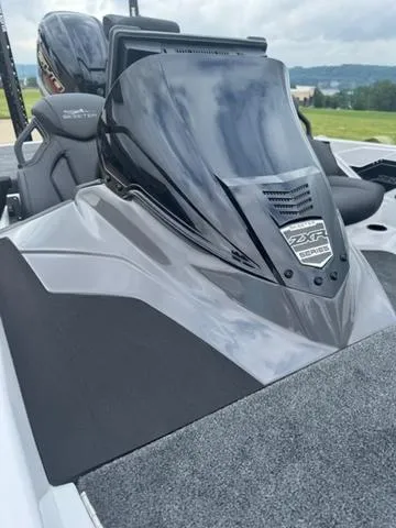 Slide: The Image of Skeeter ZXR21 2025 - 5