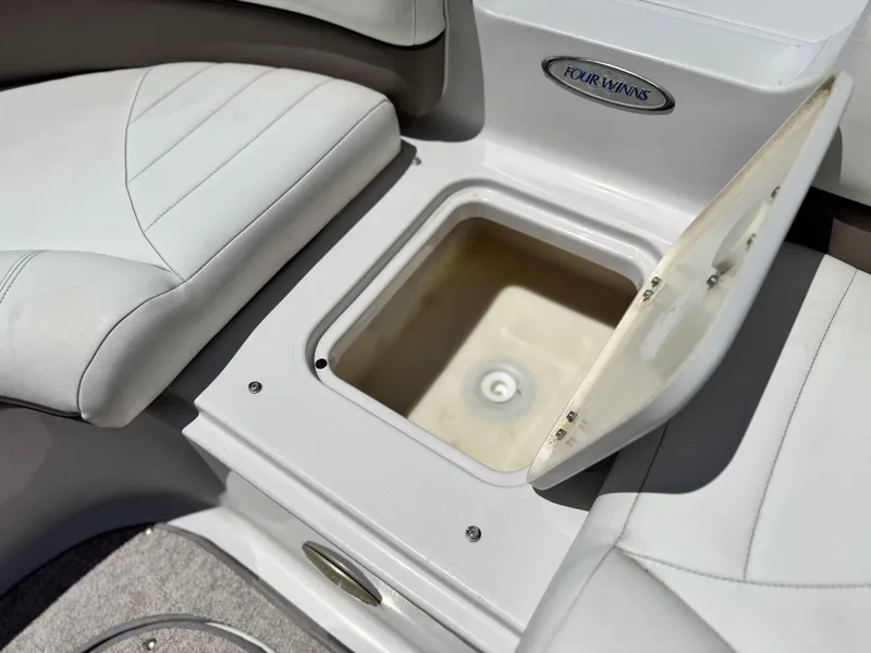 Slide: The Image of Four Winns 234 Funship 2004 - 18