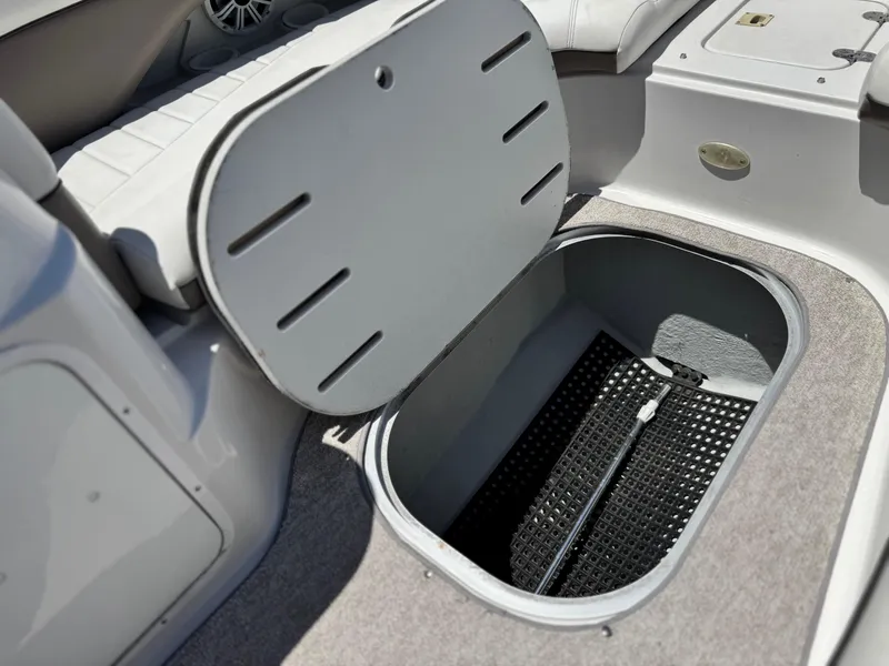 Slide: The Image of Four Winns 234 Funship 2004 - 21