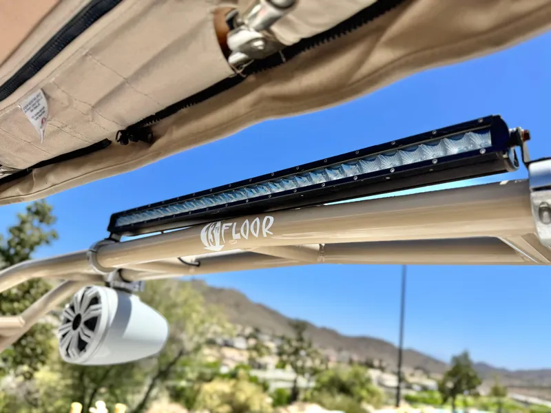 Slide: The Image of Four Winns 234 Funship 2004 - 25