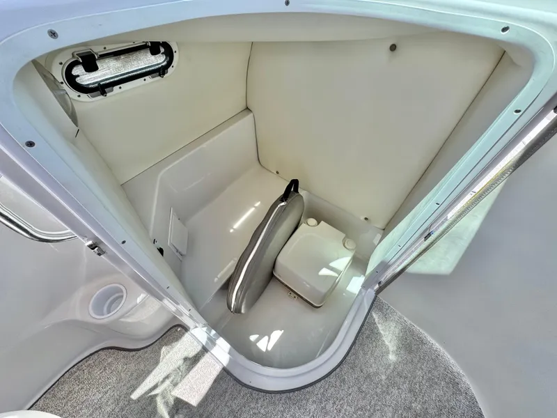 Slide: The Image of Four Winns 234 Funship 2004 - 36