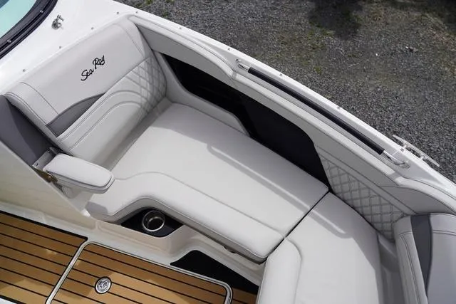 Slide: The Image of Sea Ray SLX 280 2024 - 11