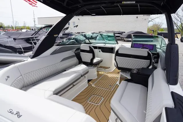 Slide: The Image of Sea Ray SLX 280 2024 - 13