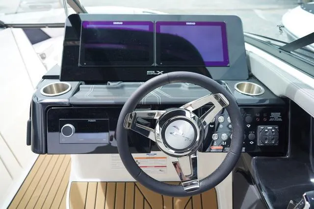 Slide: The Image of Sea Ray SLX 280 2024 - 18