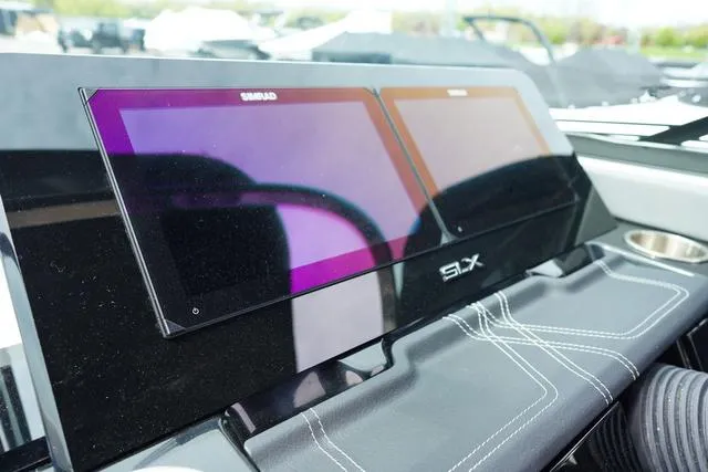 Slide: The Image of Sea Ray SLX 280 2024 - 23