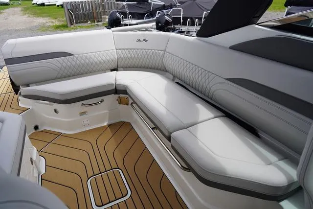 Slide: The Image of Sea Ray SLX 280 2024 - 24