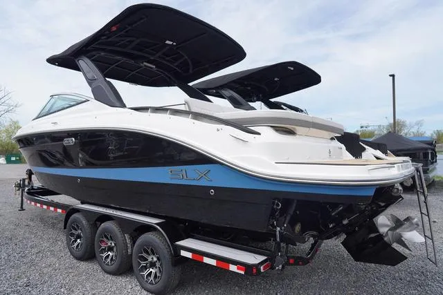 Slide: The Image of Sea Ray SLX 280 2024 - 3