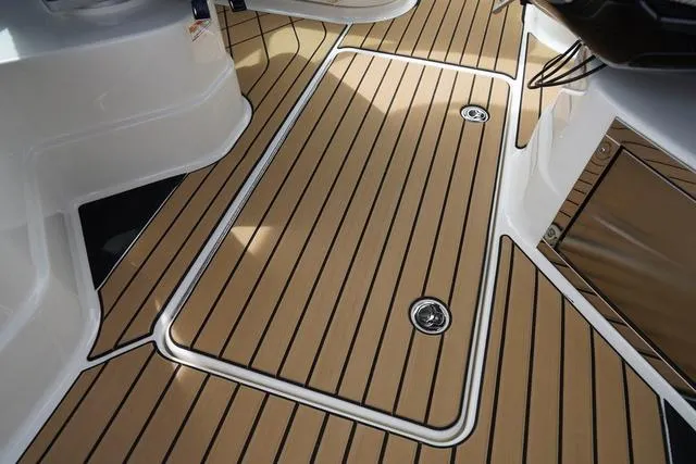 Slide: The Image of Sea Ray SLX 280 2024 - 30