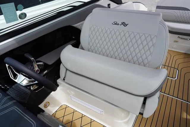 Slide: The Image of Sea Ray SLX 280 2024 - 41