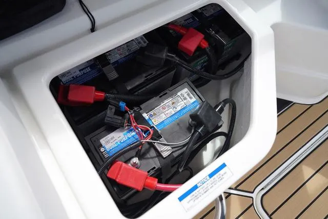 Slide: The Image of Sea Ray SLX 280 2024 - 46