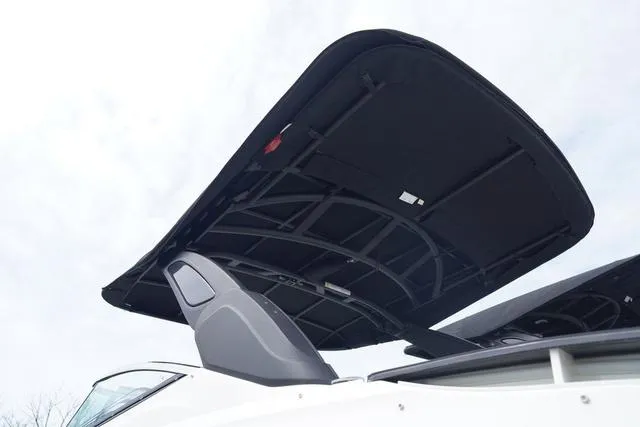 Slide: The Image of Sea Ray SLX 280 2024 - 5