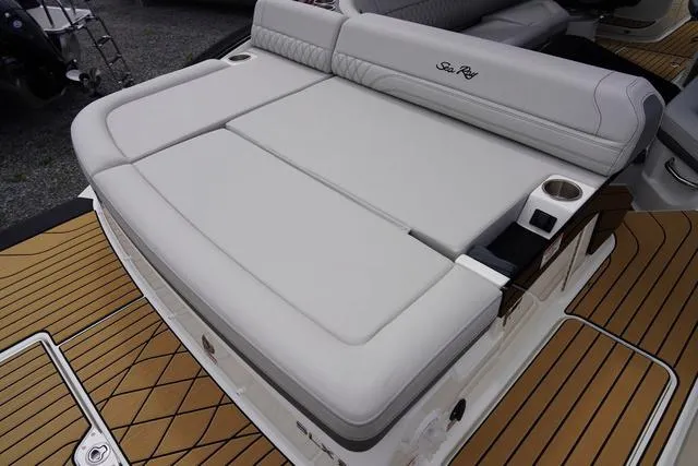 Slide: The Image of Sea Ray SLX 280 2024 - 51