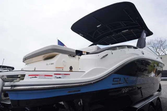 Slide: The Image of Sea Ray SLX 280 2024 - 6