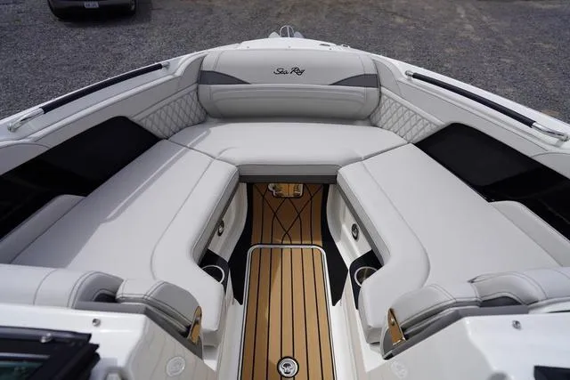 Slide: The Image of Sea Ray SLX 280 2024 - 7