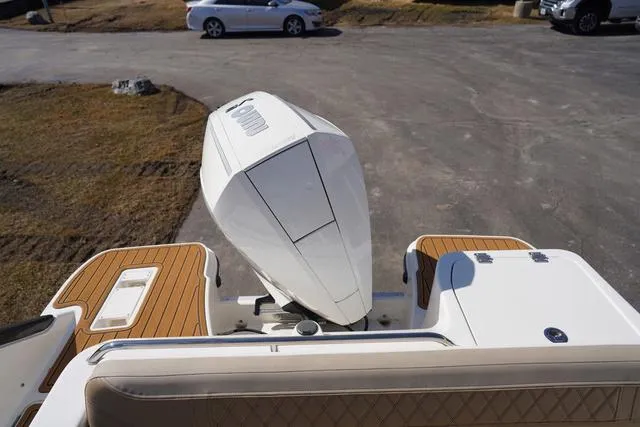 Slide: The Image of Bayliner Trophy T22SC 2025 - 10