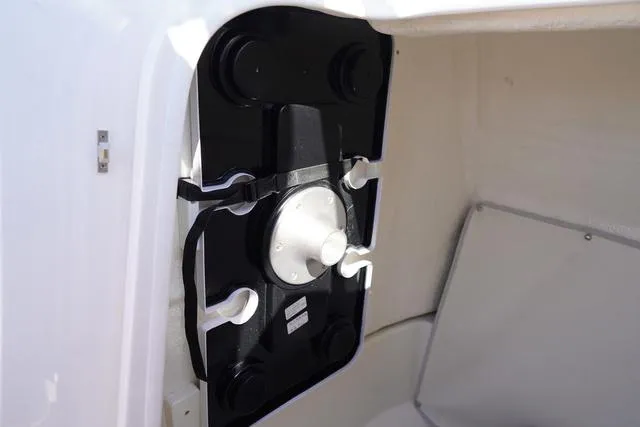 Slide: The Image of Bayliner Trophy T22SC 2025 - 19