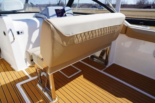 Slide: The Image of Bayliner Trophy T22SC 2025 - 20