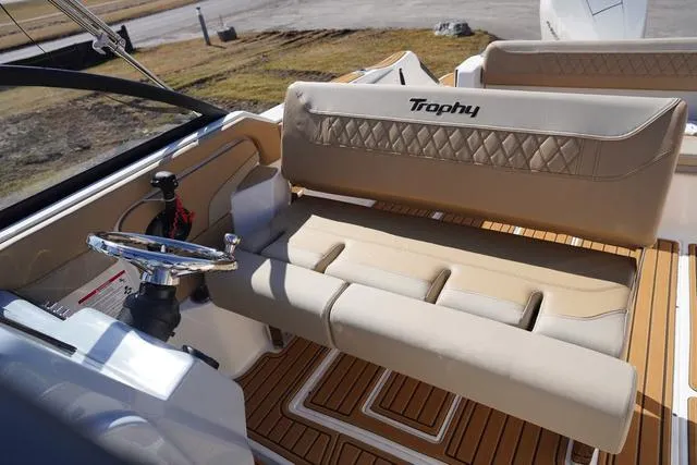 Slide: The Image of Bayliner Trophy T22SC 2025 - 27