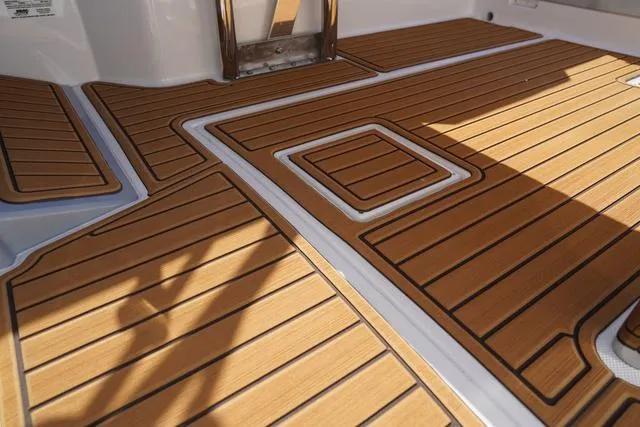 Slide: The Image of Bayliner Trophy T22SC 2025 - 29