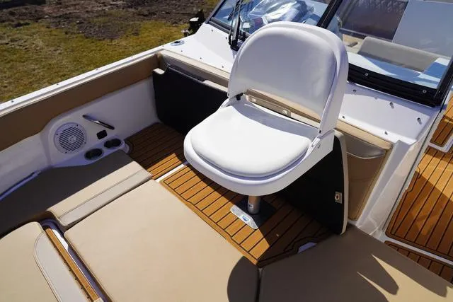 Slide: The Image of Bayliner Trophy T22SC 2025 - 36