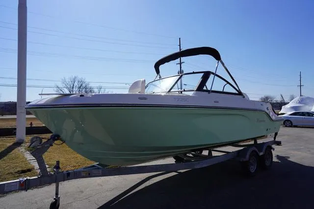 Slide: The Image of Bayliner Trophy T22SC 2025 - 4