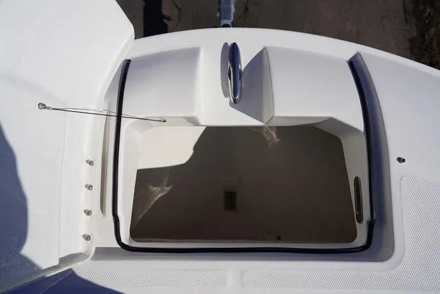 Slide: The Image of Bayliner Trophy T22SC 2025 - 42