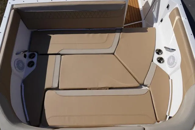 Slide: The Image of Bayliner Trophy T22SC 2025 - 44