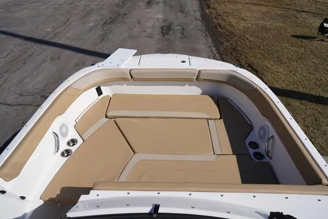 Slide: The Image of Bayliner Trophy T22SC 2025 - 47