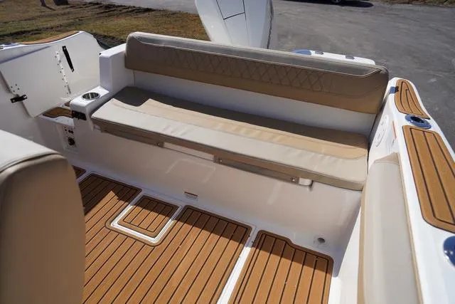 Slide: The Image of Bayliner Trophy T22SC 2025 - 48