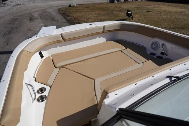 Slide: The Image of Bayliner Trophy T22SC 2025 - 49