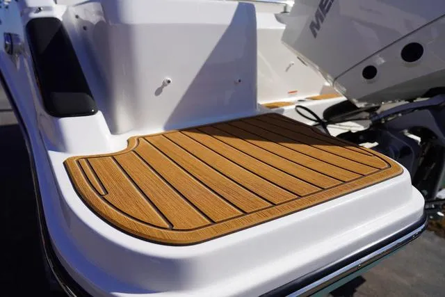 Slide: The Image of Bayliner Trophy T22SC 2025 - 5