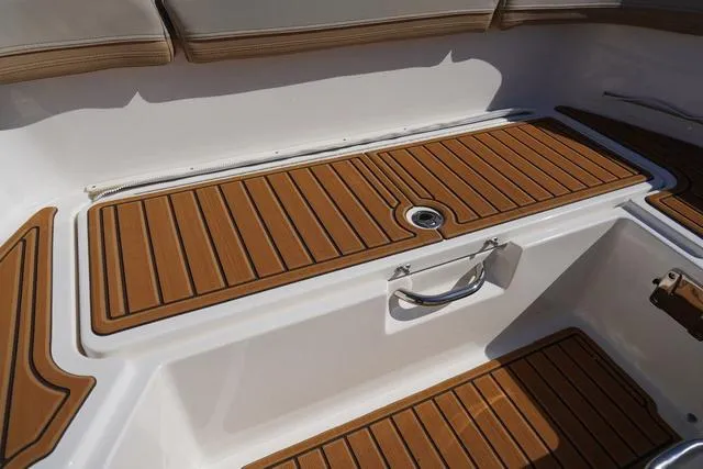 Slide: The Image of Bayliner Trophy T22SC 2025 - 51