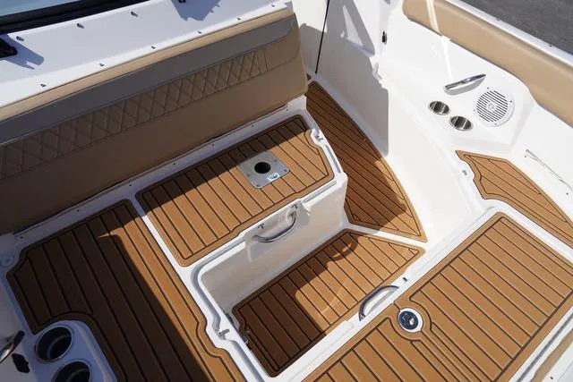 Slide: The Image of Bayliner Trophy T22SC 2025 - 54