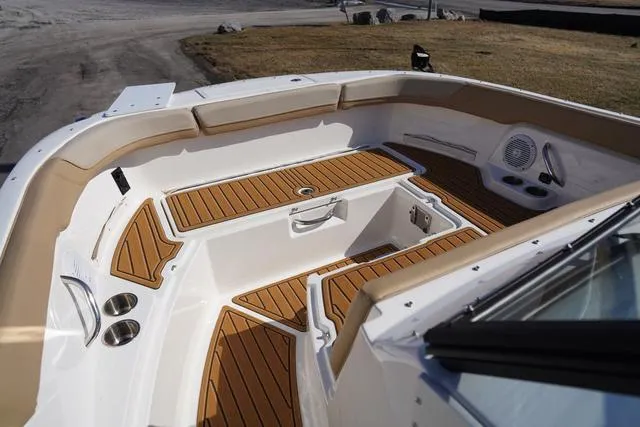 Slide: The Image of Bayliner Trophy T22SC 2025 - 57