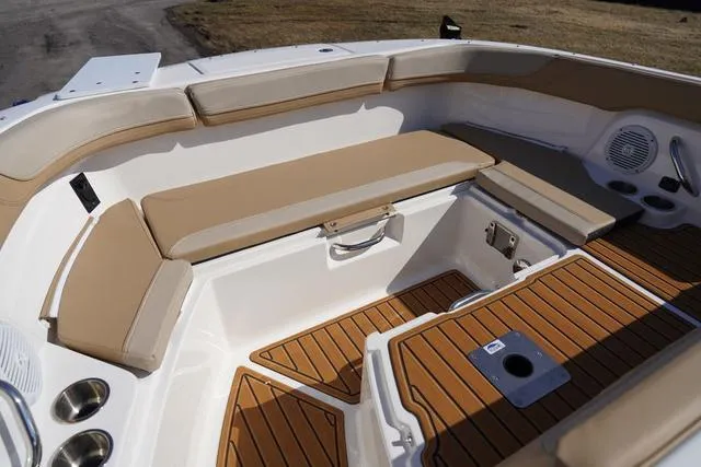 Slide: The Image of Bayliner Trophy T22SC 2025 - 62