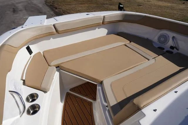 Slide: The Image of Bayliner Trophy T22SC 2025 - 65