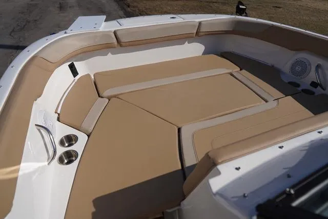 Slide: The Image of Bayliner Trophy T22SC 2025 - 66