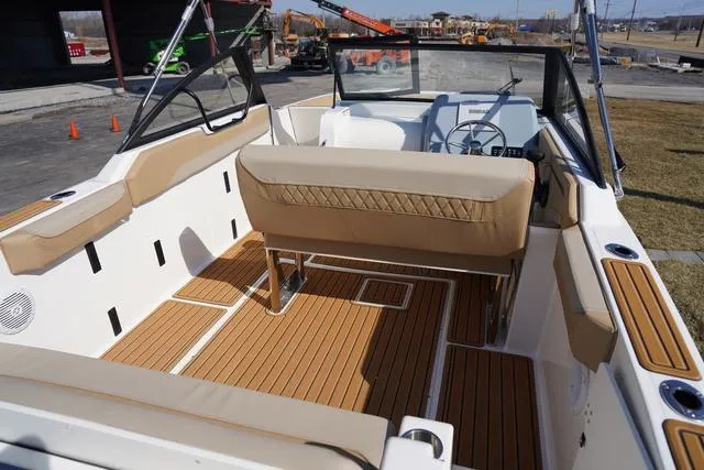 Slide: The Image of Bayliner Trophy T22SC 2025 - 68